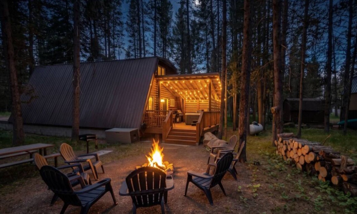 Island Park Ski Chalet | SHOTGUN CHALET: Hot Tub, ATV Mtn Trail Access Yellowstone WiFi