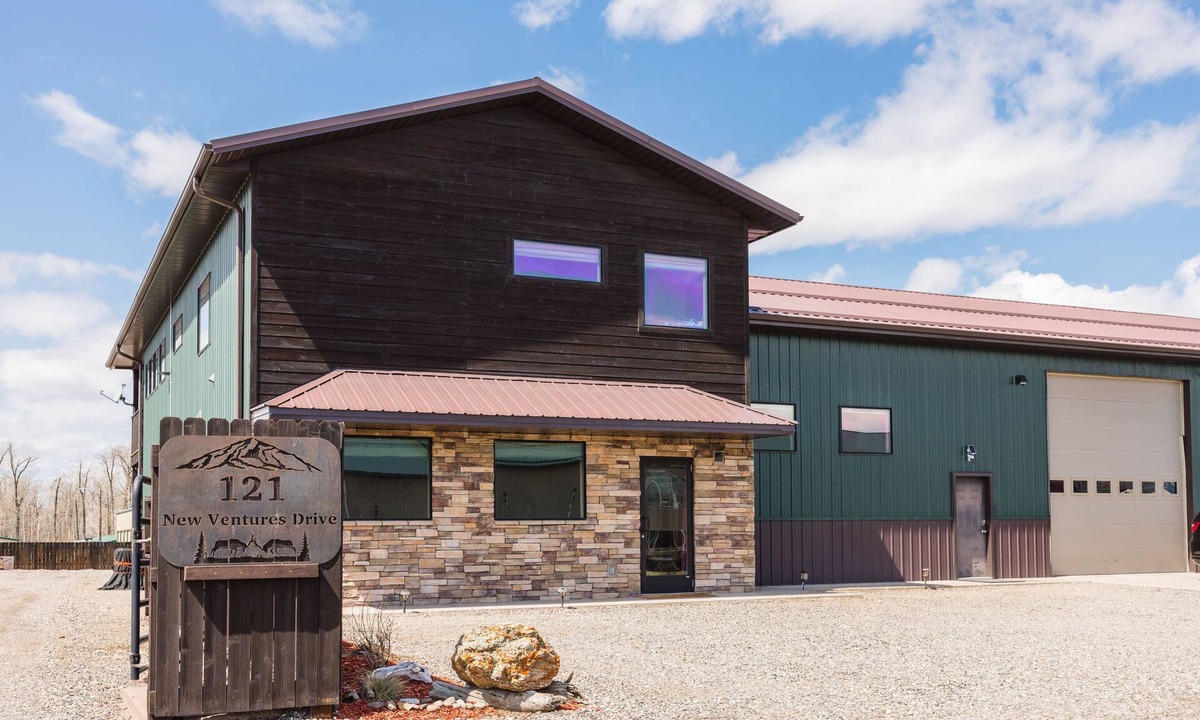 Four Corners Apartment | Silver Spur & Western Star | Dual Retreat