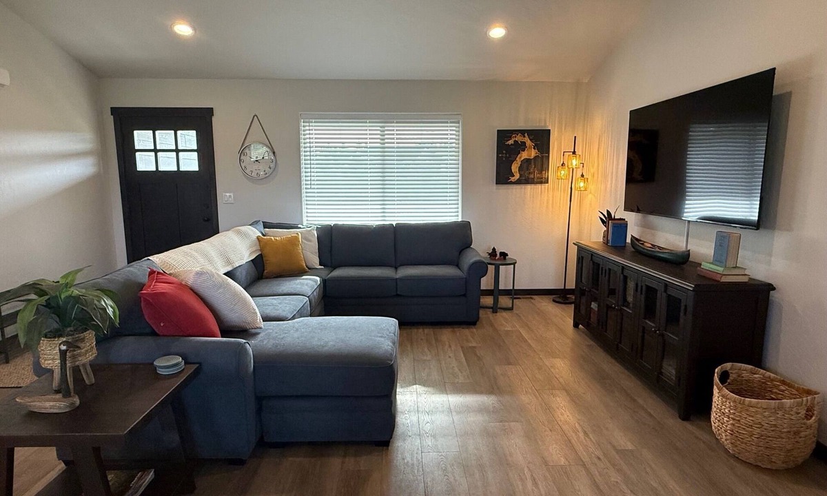 Athol House | Silverwood 1.6 miles Spacious 4-bedroom house in beautiful North Idaho