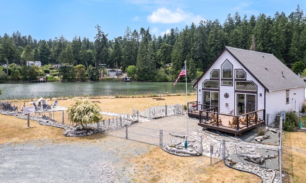 Coupeville Cabin | Sisters by the Sound - Cabin with a Loft