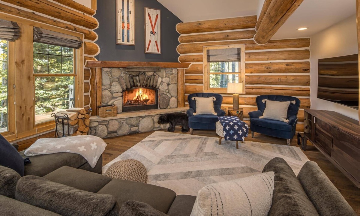 Powder Ridge Cabin | Ski-in, Ski-out Mountain Cabin with Hot Tub!
