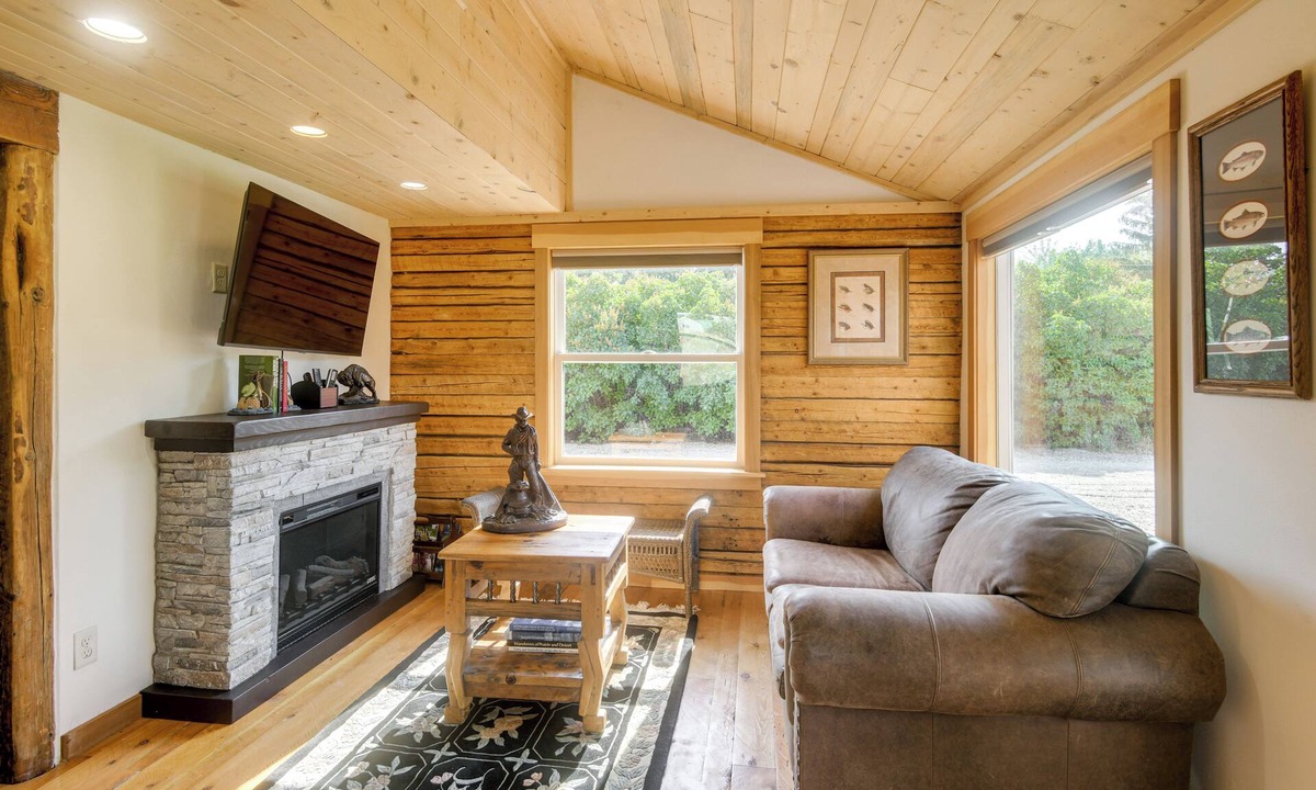Ririe Cabin | Ski & Soak: Gem 7 Mi to Kelly Canyon Ski Resort