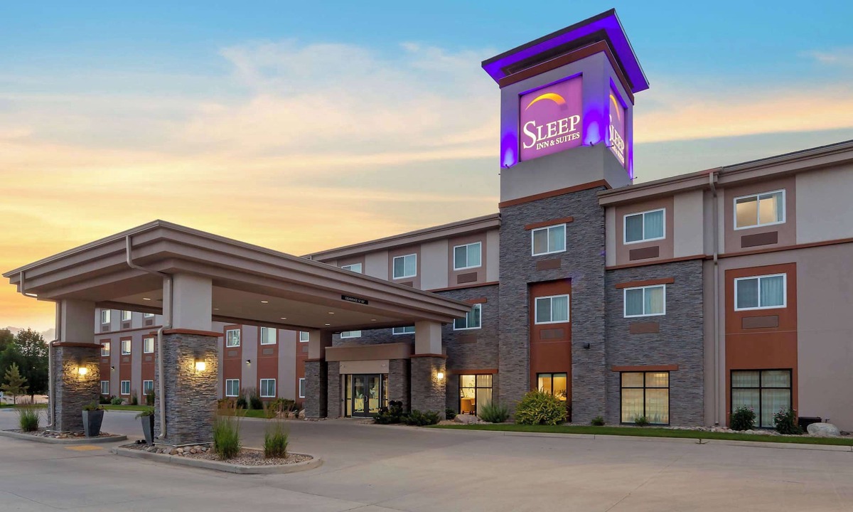 Bismarck Hotel | Sleep Inn & Suites Bismarck I-94
