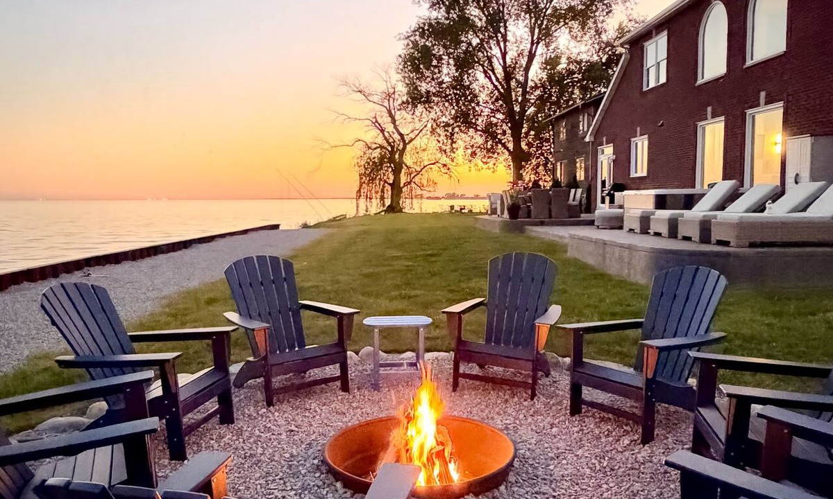 Fair Haven House | Sleeps 20 Lakefront Hot Tub Game Room Waterfront Fun