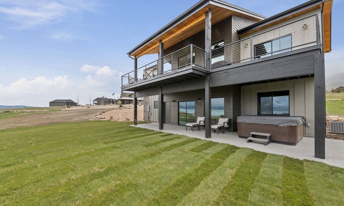 Fish Haven House | Sleeps 22 Hot Tub Game Room EV Charging Views Boats/Toys Parking