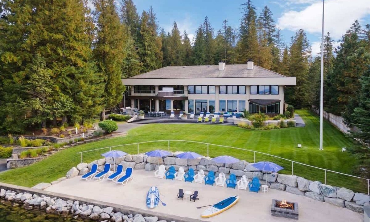 Sagle House | Sleeps 24! Luxe Waterfront Estate w Beach, Hot Tub