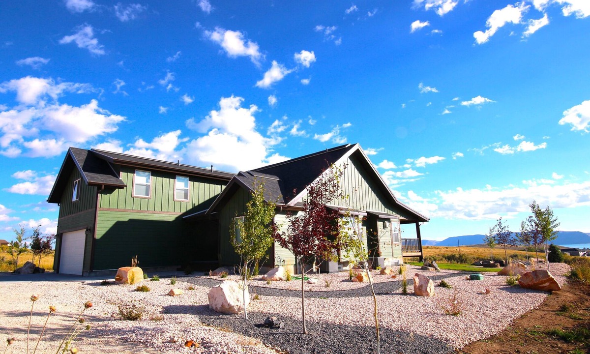 Sweetwater House | Sleeps 35 w/Pickleball Court & Ideal Beach | Hot Tub, Golf, Trails - Bear Lake