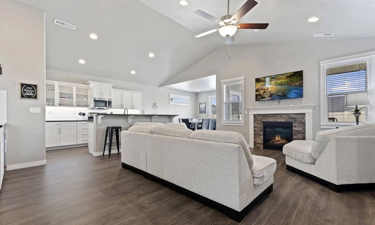 Nampa House | Sleeps 6, Near Wineries and Lake Lowell, Minutes to Golf, Dining and Shops