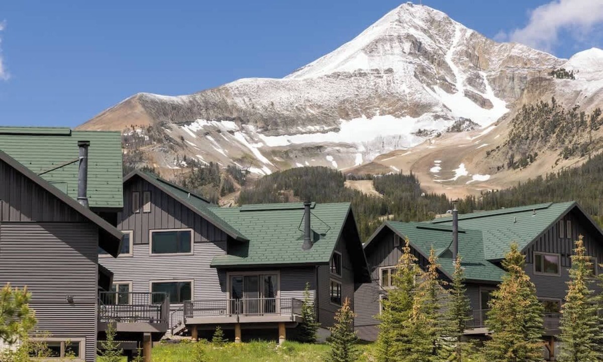 Big Sky House | Slopeside. Cozy. Comfy. Steps from the Resort.