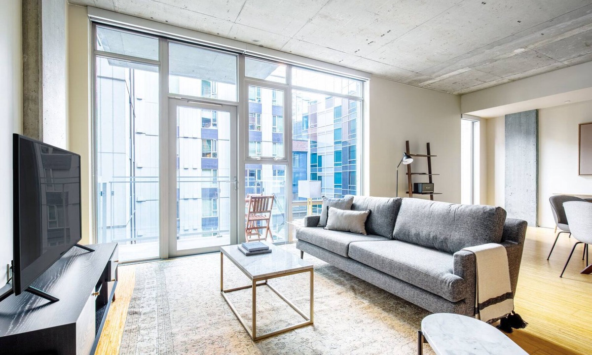 South Lake Union Apartment | Smart South Lake Union 1BR w/Gym, walk to Space Needle, by Blueground