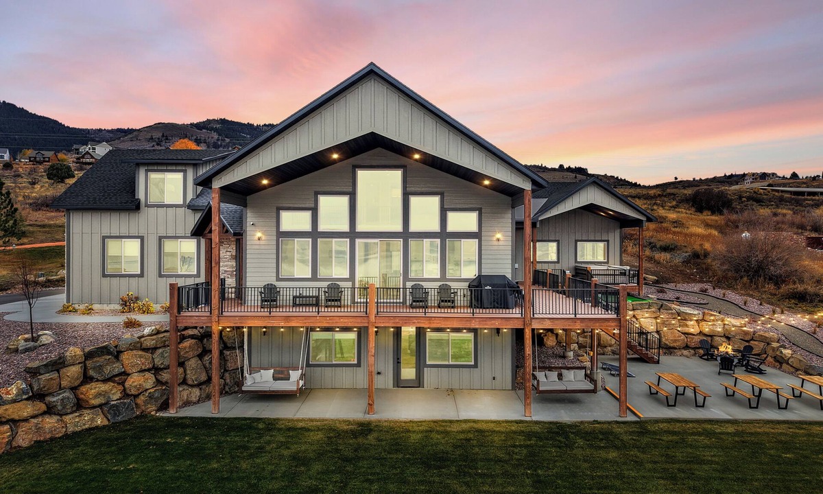 Fish Haven Villa | Smokey Bear Lodge - Private Pool, Sports Court, Theater (Sleeps 42)