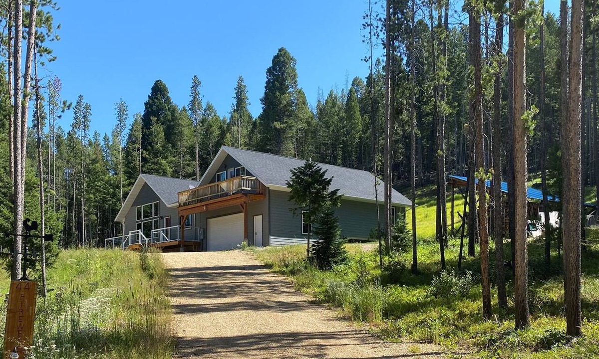 Georgetown Cabin | Snaggletooth Lodge - Come enjoy the summer at Discovery & Georgetown Lake!