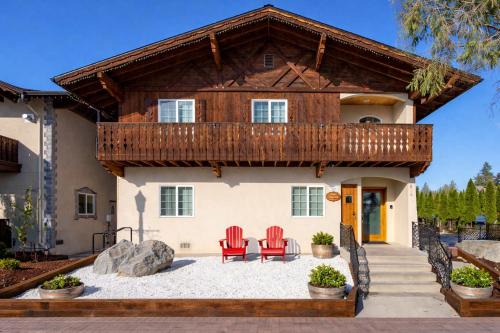 Leavenworth House | Snowcreek Family Retreat - 4 Suites Together