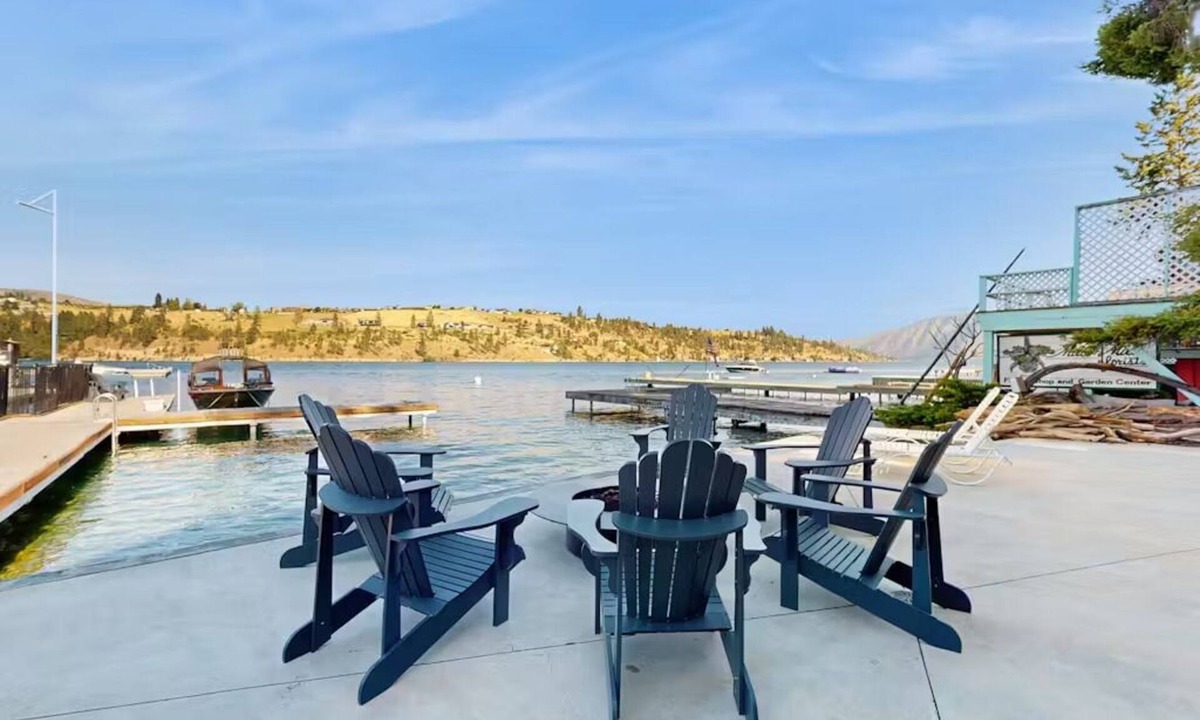 Chelan House | Soak Up Some Sunshine - S. Lakeshore Cabin