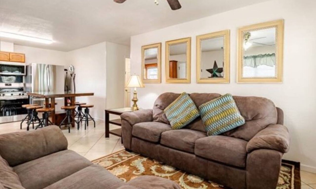 Knoxville House | SoKnox Location - 7 Beds - 2 Baths - 21% Long Term Discount