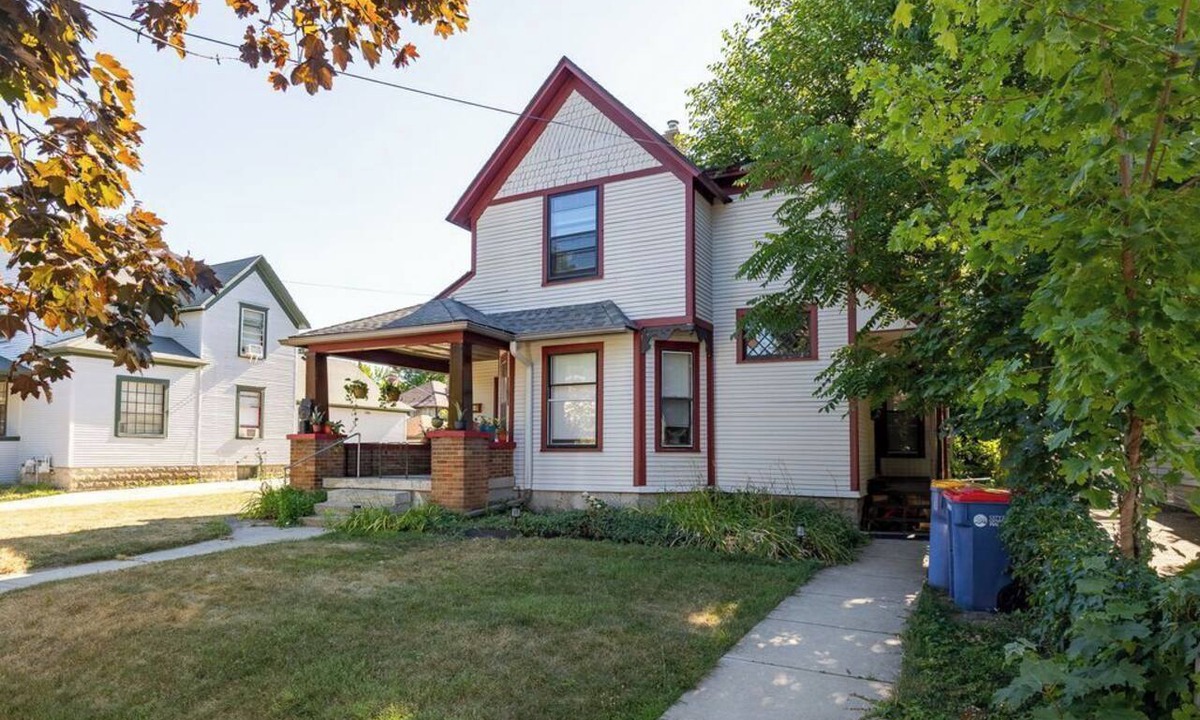 Easttown Apartment | Spacious-2-BR Duplex w/Modern Kitchen and Cozy Outdoor Spaces-Grand Rapids Gem