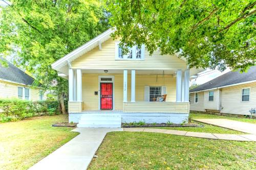 Cooper-Young Historic District House | Spacious 3BR Midtown Home - Sleeps 7 - Walkable to Dining & Attractions - Easy Access to Downtown