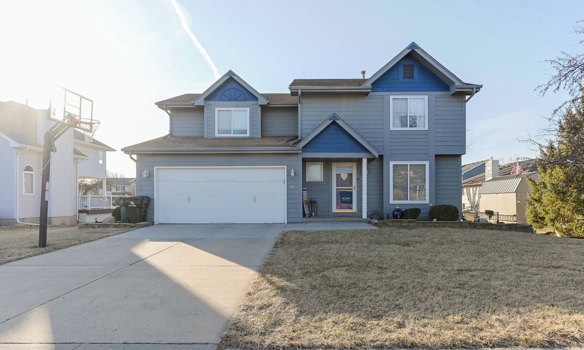 Ankeny House | Spacious 4-bedroom house in Ankeny. For family, friends and business travelers