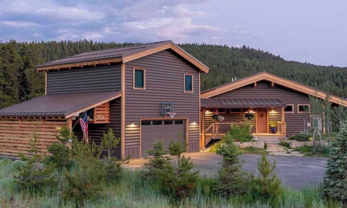 Big Sky House | Spacious 4-bedroom secluded private estate located in fabulous Big Sky, MT.