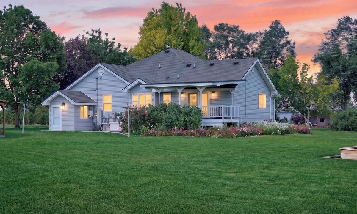 Gooding County House | Spacious 5-bedroom farmhouse in peaceful Wendell, Idaho