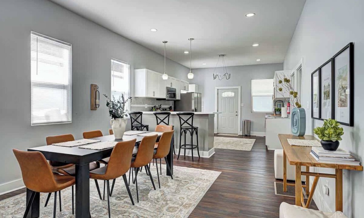 Indianapolis House | Spacious 5-Bedroom Bungalow in Indianapolis