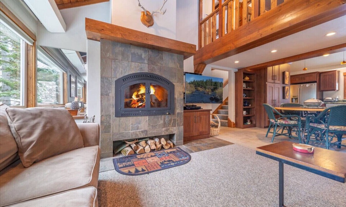 Alpine Meadows House | Spacious 5 BR/4.5 BA Alpine Meadows Getaway!