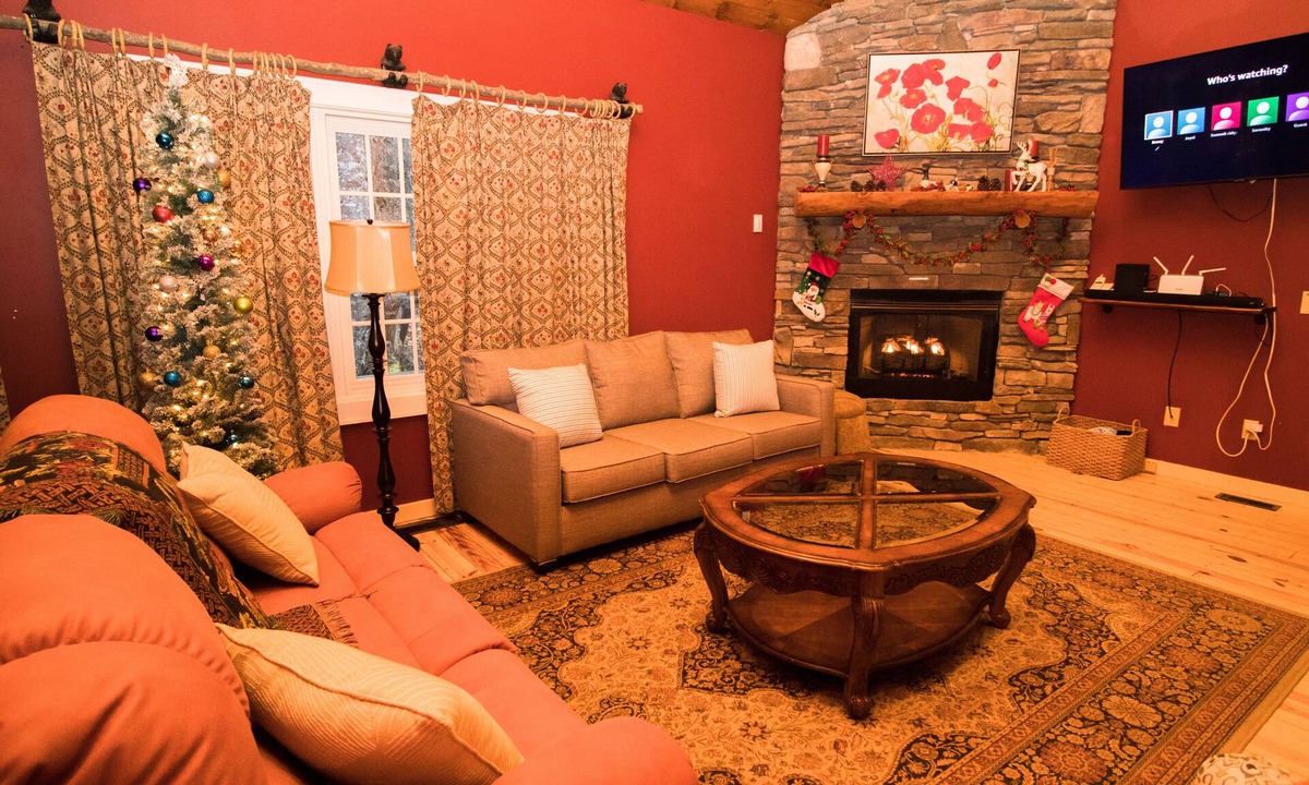 Charter Hills House | Spacious Beech Mountain Cabin with Hot Tub and optional Golf Access