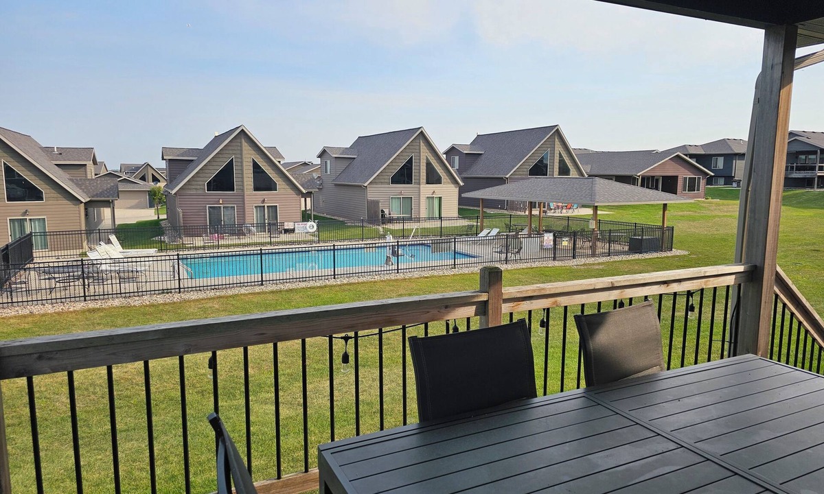 Spirit Lake Cabin | Spacious Bridges Bay Poolside Getaway Cabin #220