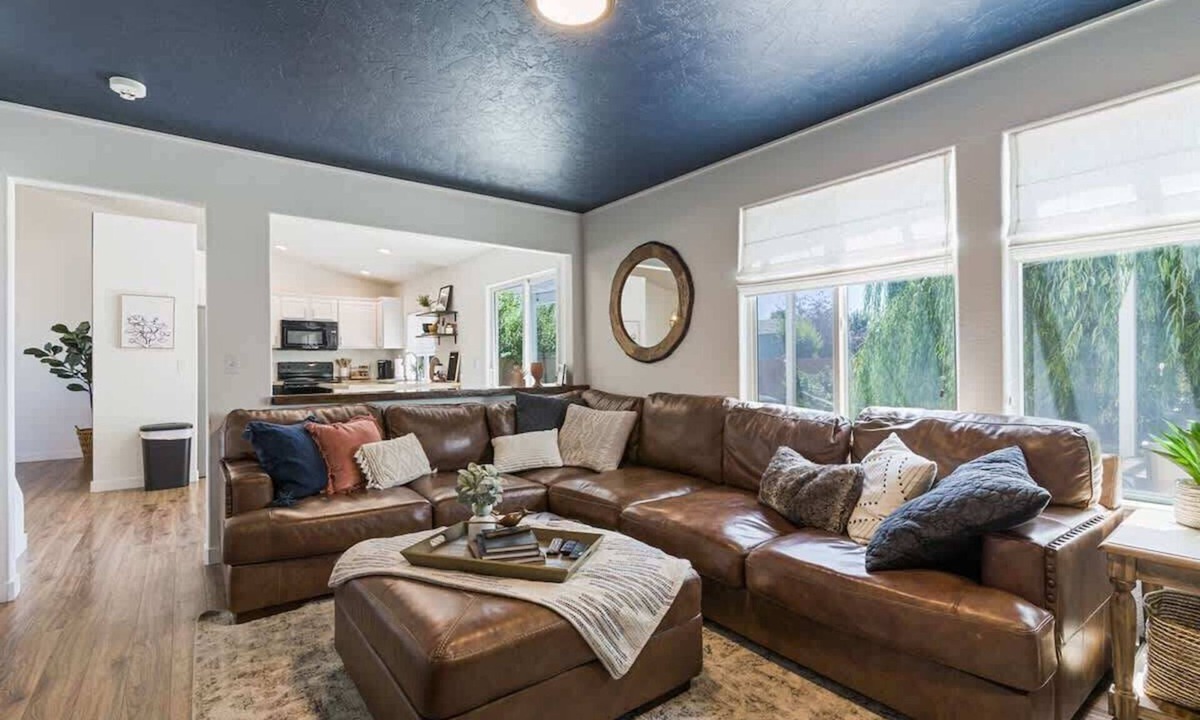 Caldwell House | Spacious Caldwell/Nampa Home | Fire Pit, BBQ Patio, Large Yard | Sleeps 10