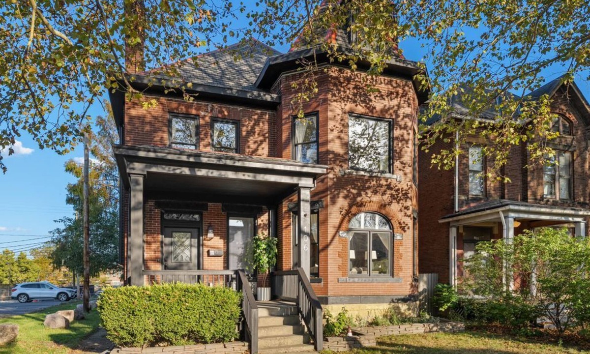 Near East Columbus House | Spacious Downtown Retreat | Game Room | Large Kitchen
