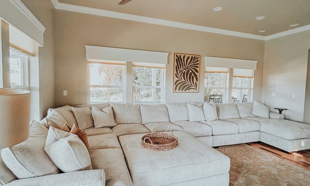 Medford Other | Spacious farmhouse in close proximity to vineyards; great for large groups