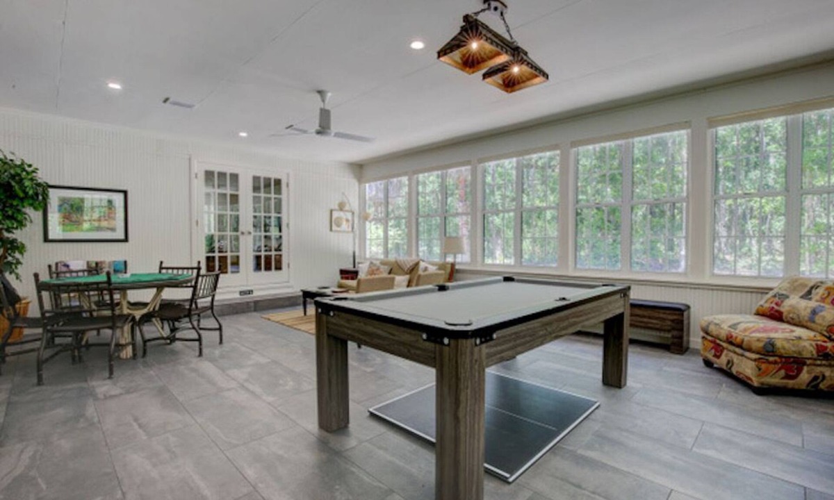 Point Clear House | Spacious & Fun Home with beautiful fenced yard, gazebo, game room +more!