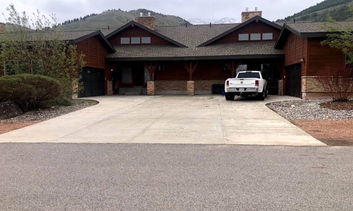 Afton House | Spacious Golf Course Retreat | 5BR Game Room