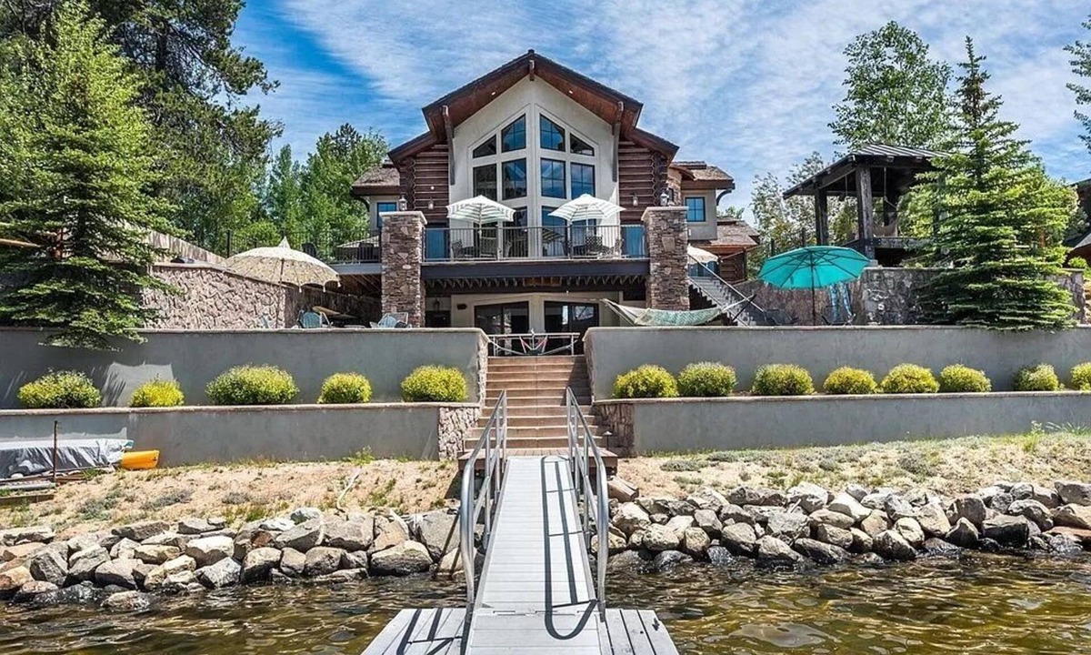 Tamarack Resort House | Spacious home with incredible lakefront views!