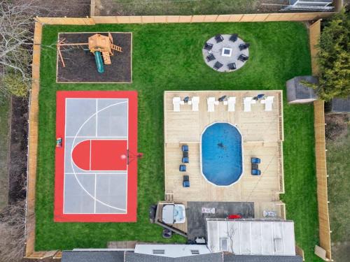 Knolls Thomas House | Spacious home with pool & hot tub