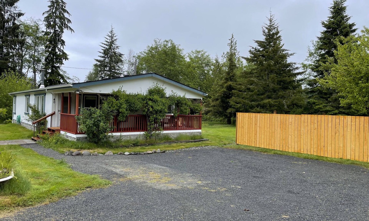 Port Angeles House | Spacious house in serene peaceful setting 15 min from Lake Crescent&Crescent Bch