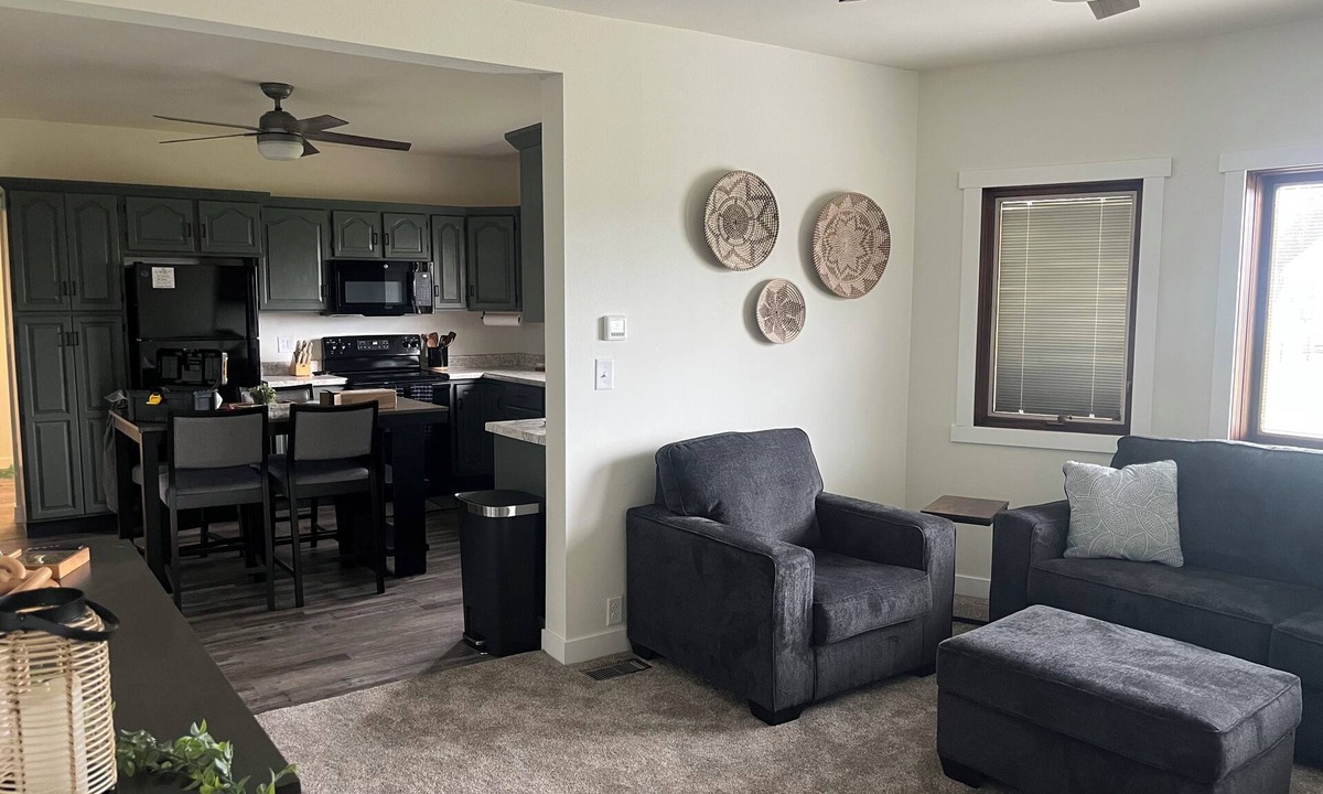 Lancaster House | Spacious Lancaster Retreat 4 bed 2 bath -sleeps 11