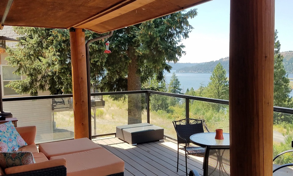 Harrison House | Spacious Log Home with stunning lake views