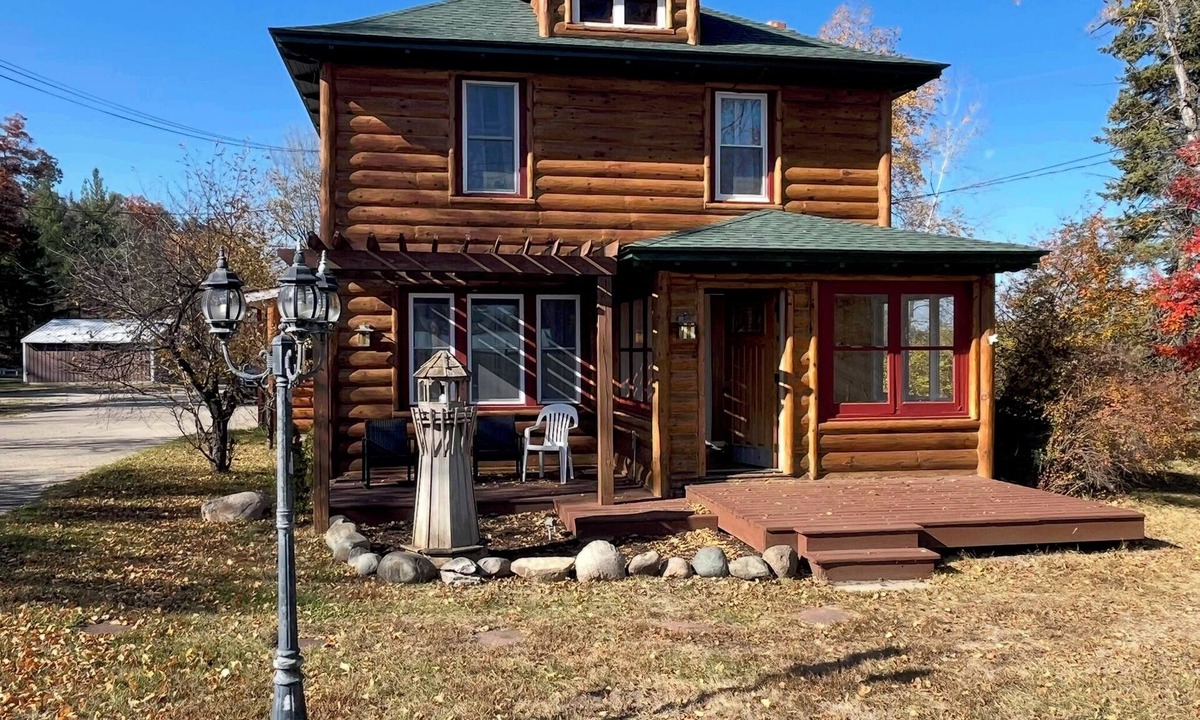 Mio House | Spacious Mio Cabin - Sleeps 20+ - Game Room - Near AuSable River & ORV Trails