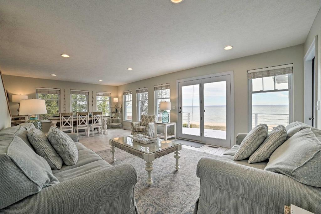 Northport House | Spacious, Peaceful Lake House w/Sandy Beach