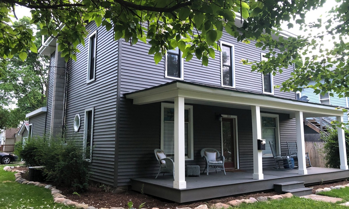Tecumseh House | Spacious perfect house to come and ExploreHistorical Tecumseh