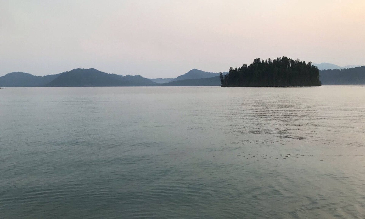 Priest River House | Spacious Priest Lake getaway for a family vacation, group golf or fishing trip.