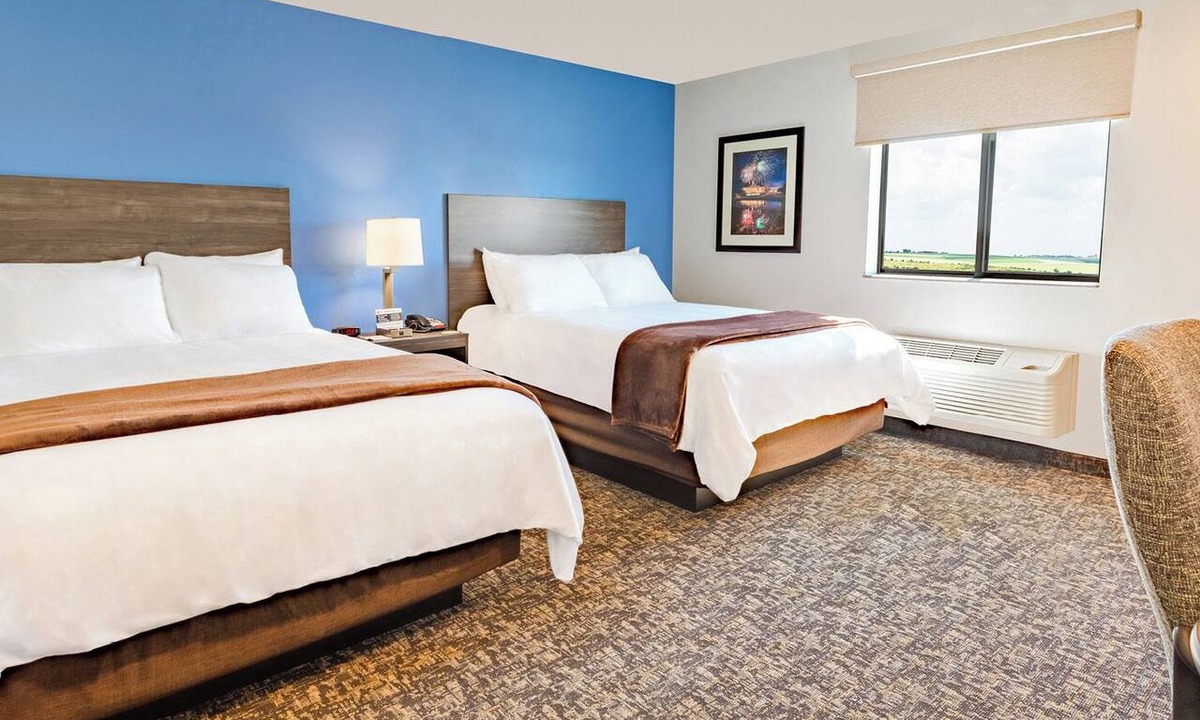 Idaho Falls Hotel | Spacious Room with Kitchen and Amenities Near Mountain America, Pet-Friendly