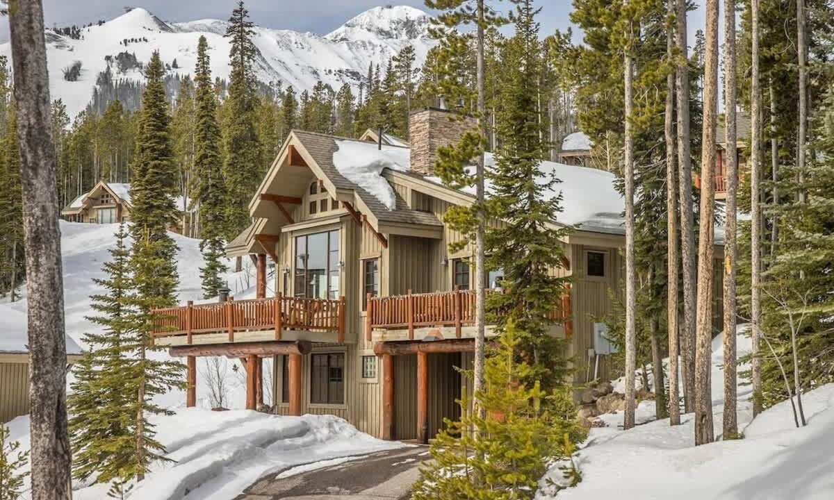 Big Sky Ski Chalet | Spacious Ski-In/Ski-Out Retreat