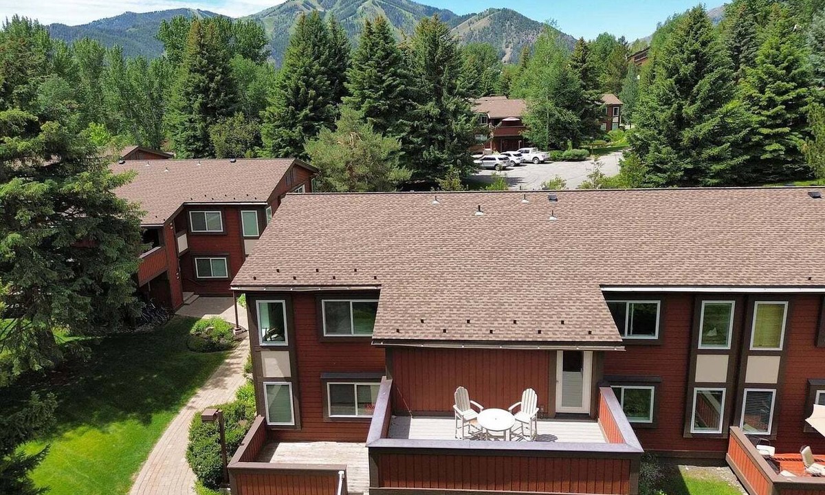 Sun Valley Condo | Spacious Sun Valley Condo with Private Creekside Deck