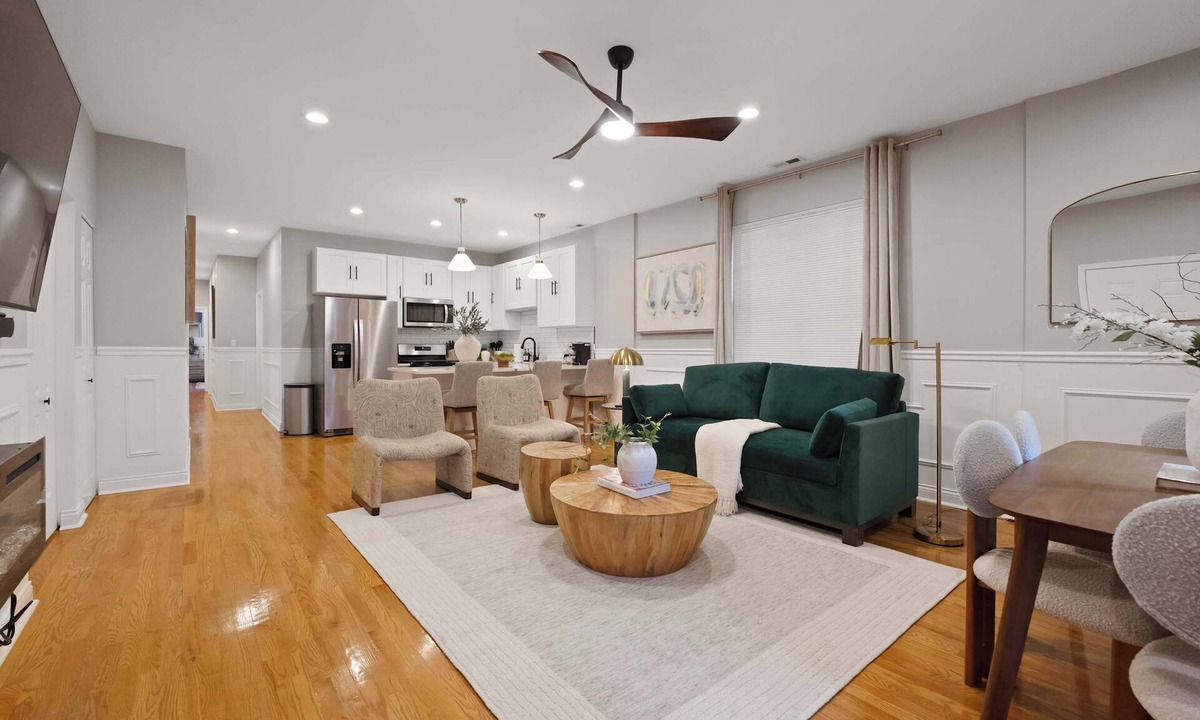 East Garfield Park House | Spacious Urban Getaway near Downtown