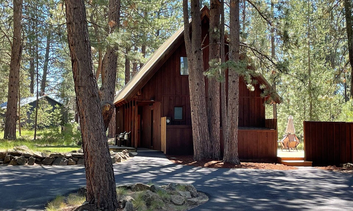 Sunriver Ski Chalet | Special Aug 4-10 Discount! Close to River, Cedar Chalet, Top Ratings, Dog OK