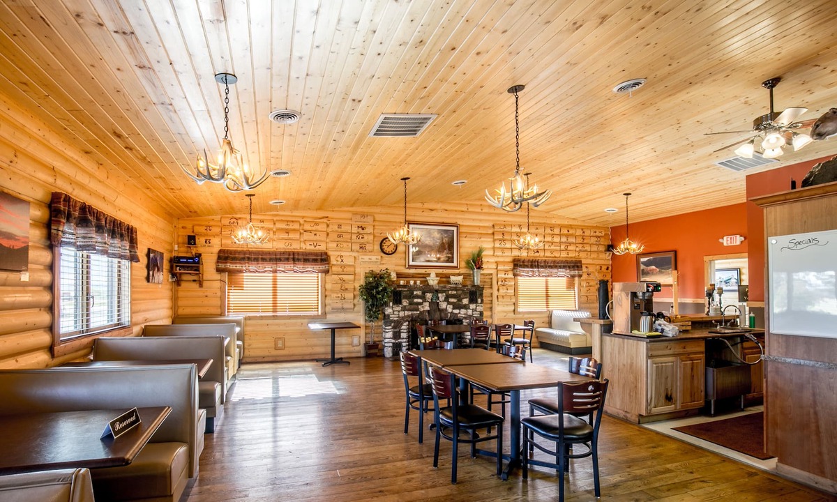 Ennis Cabin | Sportsmans Lodge