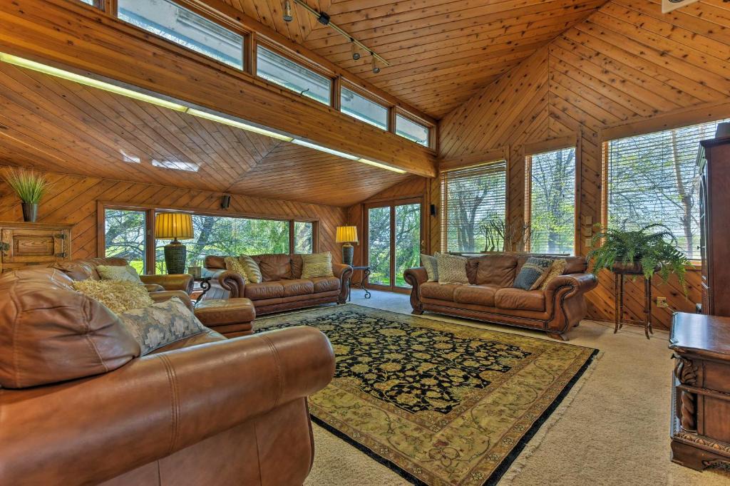 Benson House | Spring Creek Retreat on 25 acres with Mountain Views!