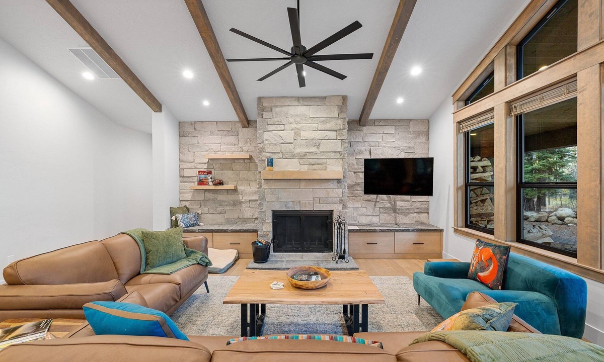 McCall House | Spring Mtn Paradise - Pet friendly, single level w/hot tub and clubhouse access
